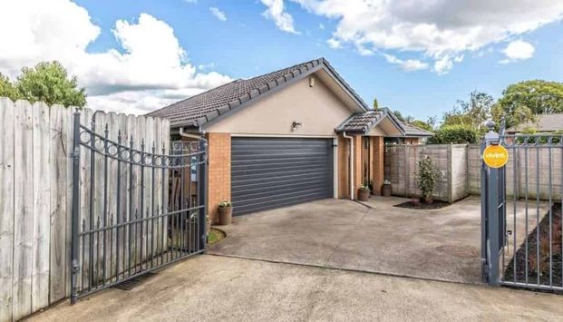 4 bedroom home in Papakura! - Photo 1