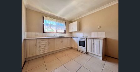 For Lease: Charming 2-Bedroom House in South Tamworth - $350/week - Photo 3