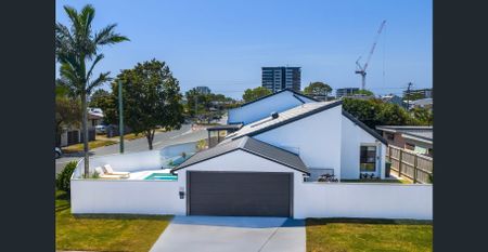 Coastal Family Home with Pool in Prime Palm Beach Location - Photo 5