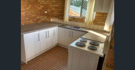 Convenient Location - Photo 4