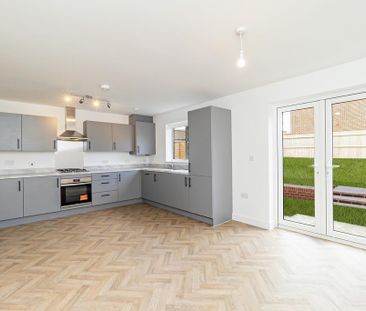 4 bedroom detached house to rent - Photo 3