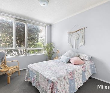 7/143 Locksley Road, Eaglemont - Photo 2