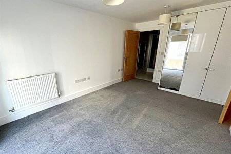 2 bedroom flat to rent - Photo 2