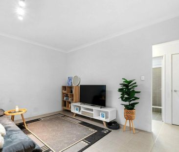 Stunning Home with Modern Comforts - UNDER APPLICATION - Photo 4