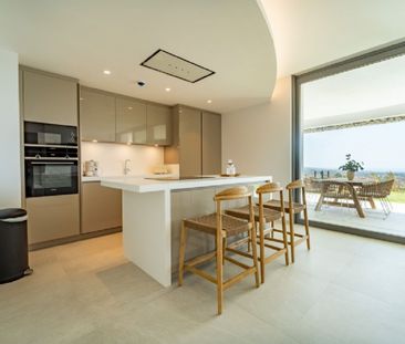 2 Bedroom Apartment For Rent in La Quinta, Málaga - Photo 3