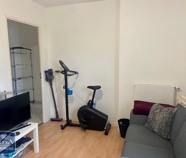 Location Appartement 4 pièces 74m² WAMBRECHIES 59118 - Photo 2