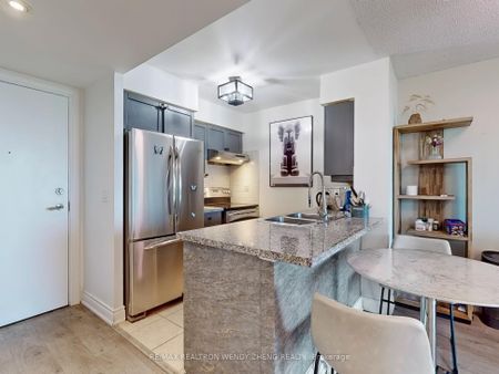 For Lease - 15 Greenview Avenue Unit# 910, Toronto, Ontario - Photo 2