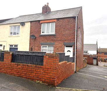 2 bedroom end of terrace house to rent - Photo 3