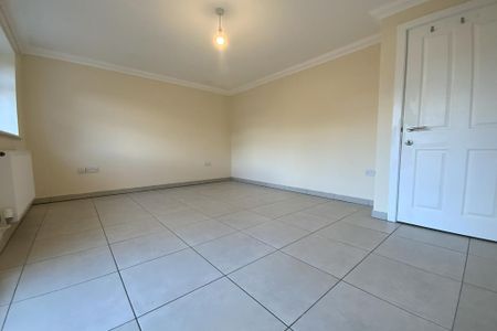 2 bedroom end of terrace house to rent - Photo 5