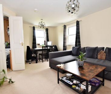 2 bedroom Flat To Let - Photo 3