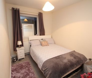 2 Bedroom Mid Terraced House, Chester - Photo 4