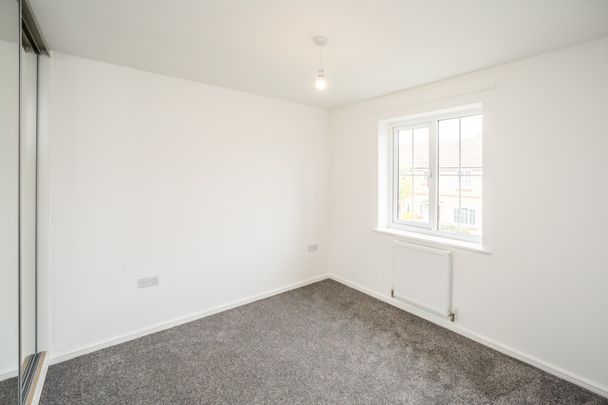 The Ellesmere - Photo 1