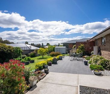 Quality Cambridge Home Offering Comfort and Convenience - Photo 2