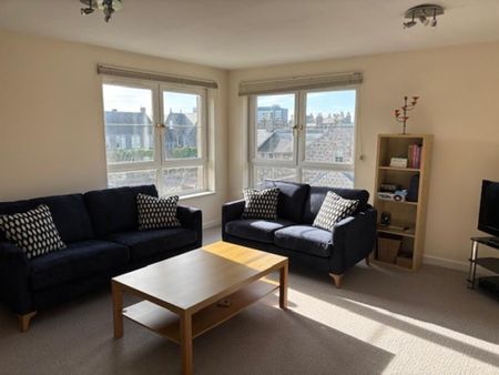 3 bedroom flat to rent - Photo 3