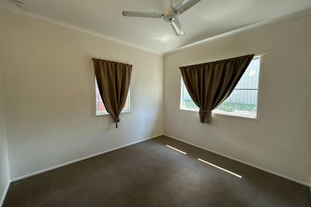 THIS GEM IS LOCATED IN THE HEART OF SOUTH GLADSTONE AND IS AVAILABLE NOW! - Photo 3