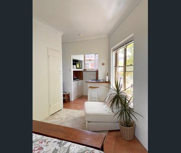 Furnished Studio apartment with Leafy Outlook - Photo 3