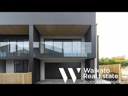 Brand New Two Storey Upmarket Family Home - Photo 5