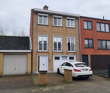 Gezellige woning met tuin, garage en 2 slaapkamers in Assebroek. - Foto 3