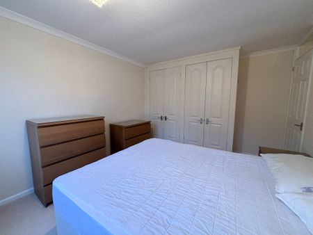 2 bed apartment to rent in Alpine Court, Kenilworth, CV8 - Photo 4