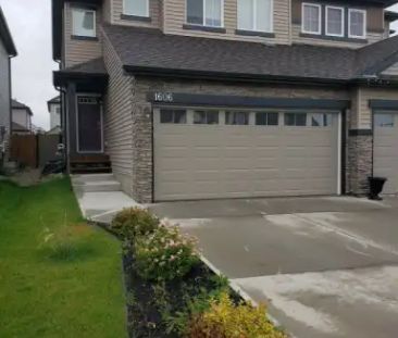 3 Beds 2.5 Bath House | 1606 52 Street Southwest, Edmonton - Photo 1