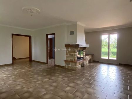 Location Villa 5 pièces 121 m2 à Aussac - Photo 5