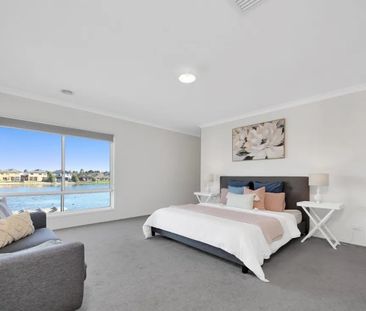 Luxury Living on Waterside - Photo 6
