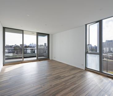 City View I Light & Sunny I Pool & Gym - Photo 1