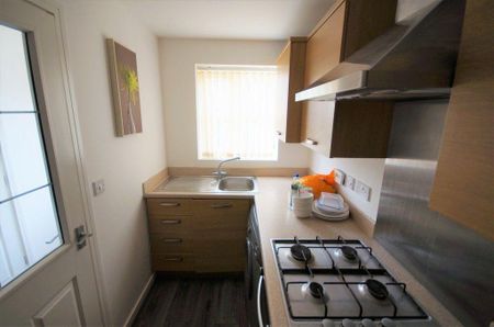 3 bedroom terraced house to rent - Photo 5