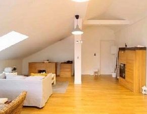 WOHNEN IM SCHLOSS GÜTERFELDE - GEMÜTLICH WOHNEN UNTER'M DACH - Foto 1