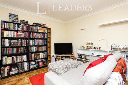 1 bedroom flat to rent - Photo 2