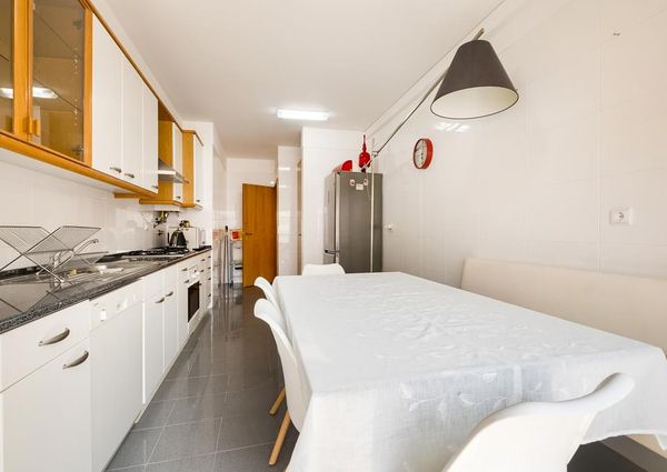 3 Bedroom Apartment with a view, Telheiras, Lisboa