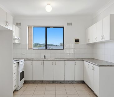 Two Bedroom Unit Just Steps from Wamberal Beach - Photo 1