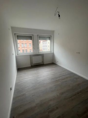 Komplett renoviert! Freundliche 3 Zimmerwohnung in der Nürnberger Südstadt - Photo 5