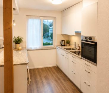 Helle, renovierte 3.5-Zimmer-Wohnung im Herzen von Glarus - Photo 5