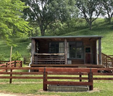 Country living close to town - Photo 5