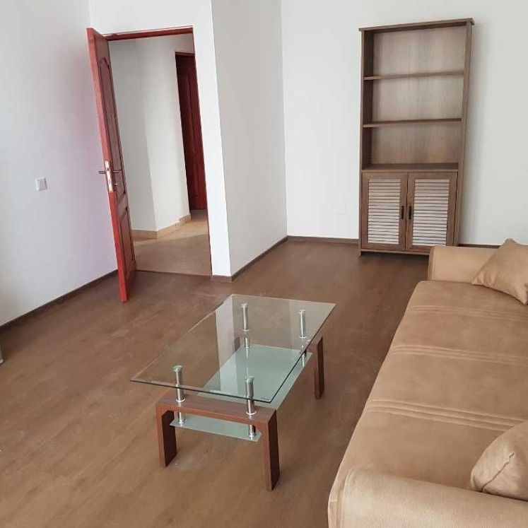 Apartament cu 2 camere in zona Modern - Photo 1