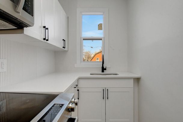 For Lease - 9 Larch Street Unit# 2, West Centre Town, Ontario - Photo 1