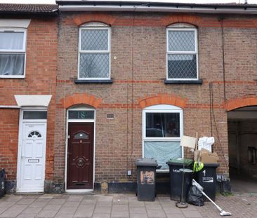 2 bedroom maisonette to rent - Photo 3