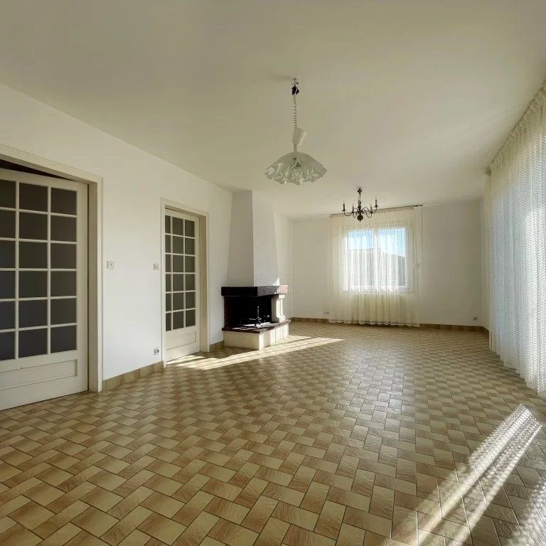 Location Maison 4 pièces 83m² LE MAY SUR EVRE 49122 - Photo 1