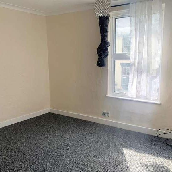 Fox Street, Gillingham, ME7 - Photo 1