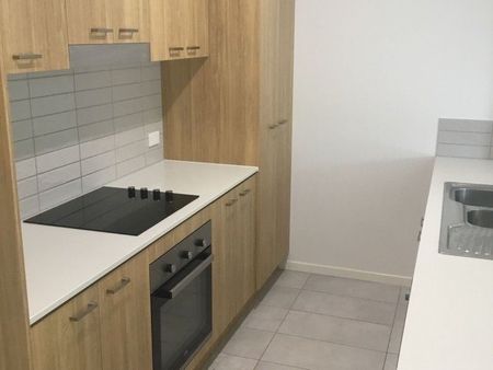 32 Joyce St - 3 Bed Townhouse - Photo 4