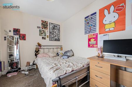 5 bedroom end of terrace house to rent - Photo 3