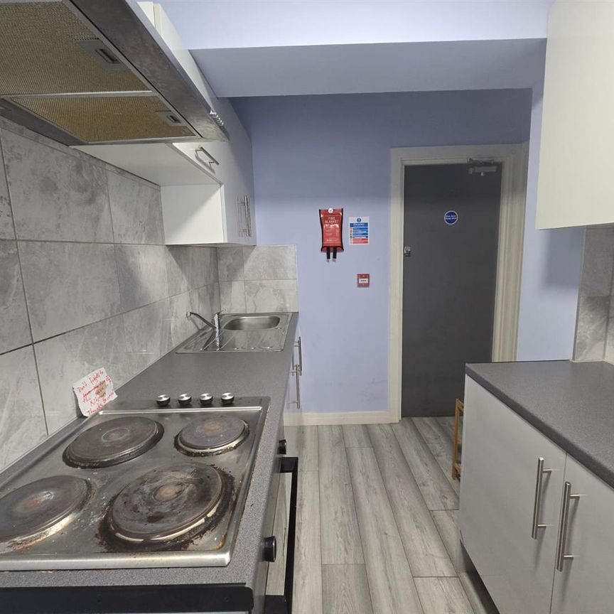 Rowan Road, West Drayton UB7, London - Photo 1