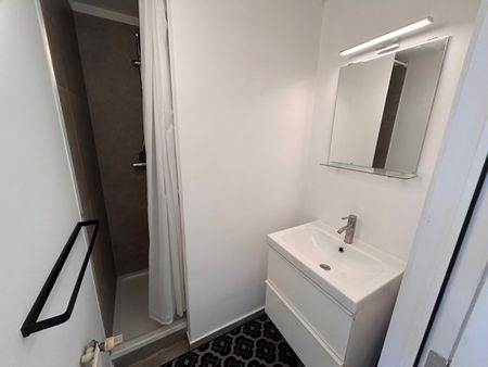 Verhuur appartement 2 kamers, 111m² - Photo 2