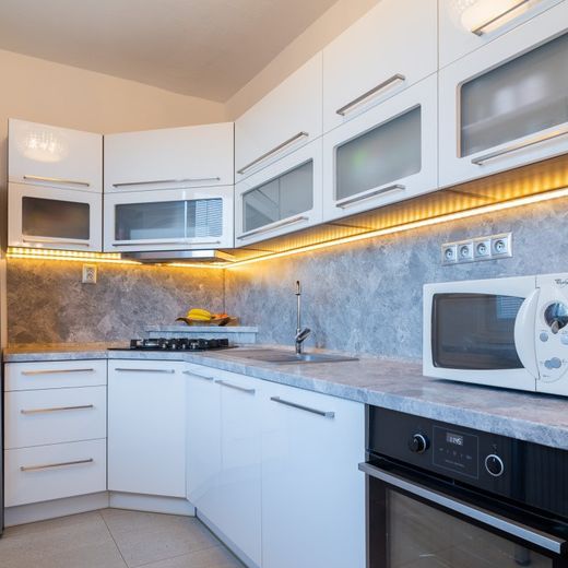 Zariadený 2,5 izbový byt po rekonštrukcii, Šrobárova, Prešov - Photo 1