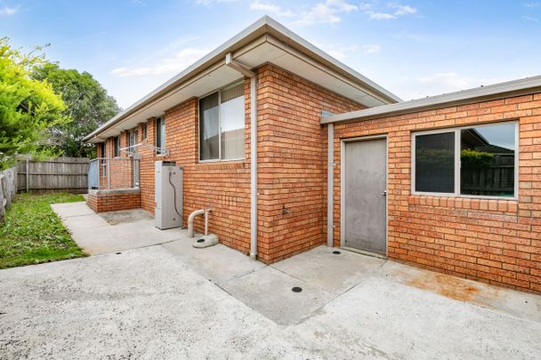 Spacious 3-Bedroom Family Home in Mill Park - Photo 1