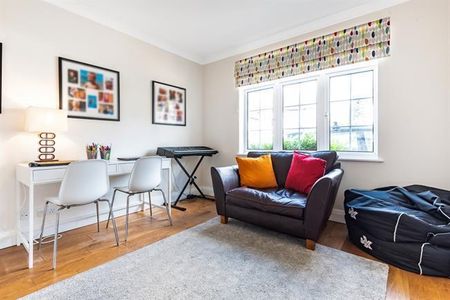 4 bedroom detached house to rent - Photo 3