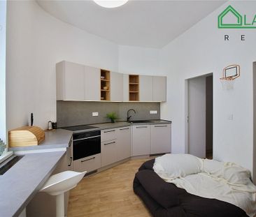 Pronájem bytu 2+1 53 m² - Fotografie 1