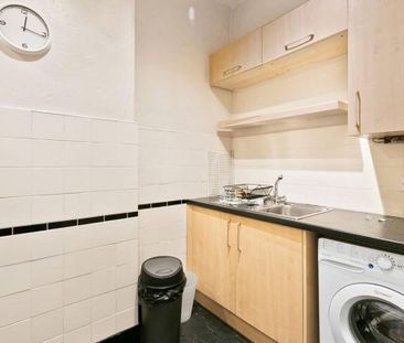 1 Bed Flat - Photo 6