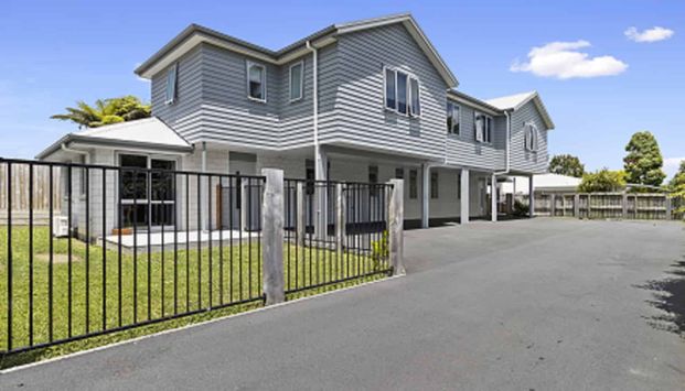 MODERN STUDIO LIVING AT ITS BEST! - Photo 1